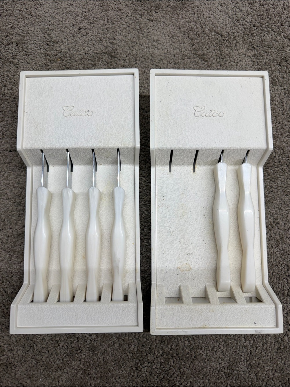 Cutco White Handle Wall Hook Display Set - Pair with 6 Knives